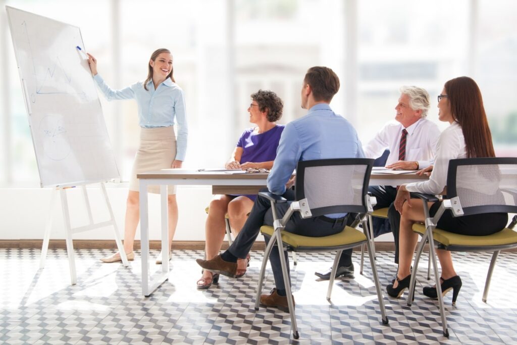 Công ty của bạn có nên không dùng tiền mặt không?